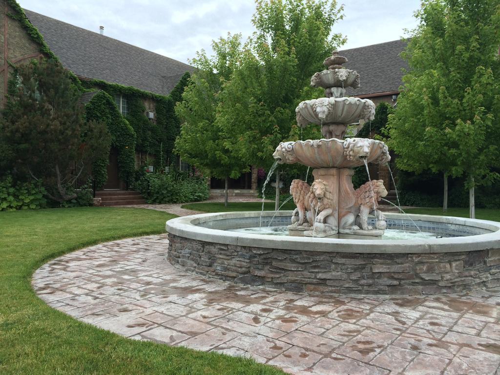 Black Swan Inn Luxurious Theme Rooms Pocatello Exterior foto