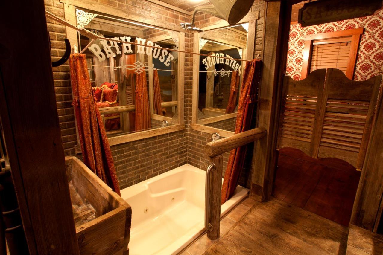 Black Swan Inn Luxurious Theme Rooms Pocatello Exterior foto